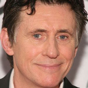 gabriel byrne personal life.